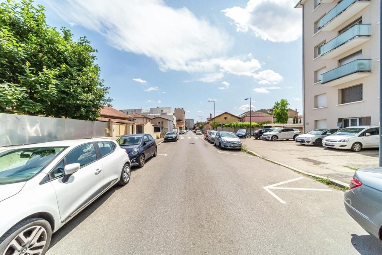 Apartamento Le Pelisson 6 People Functional Gratte Ciel Villeurbanne Exterior foto